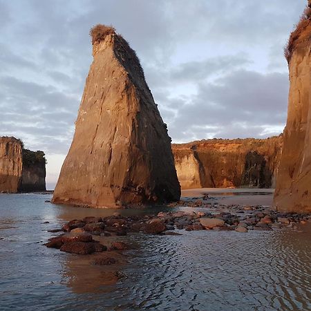 Отель The Hole In The Rock Yurt Cape Foulwind Экстерьер фото