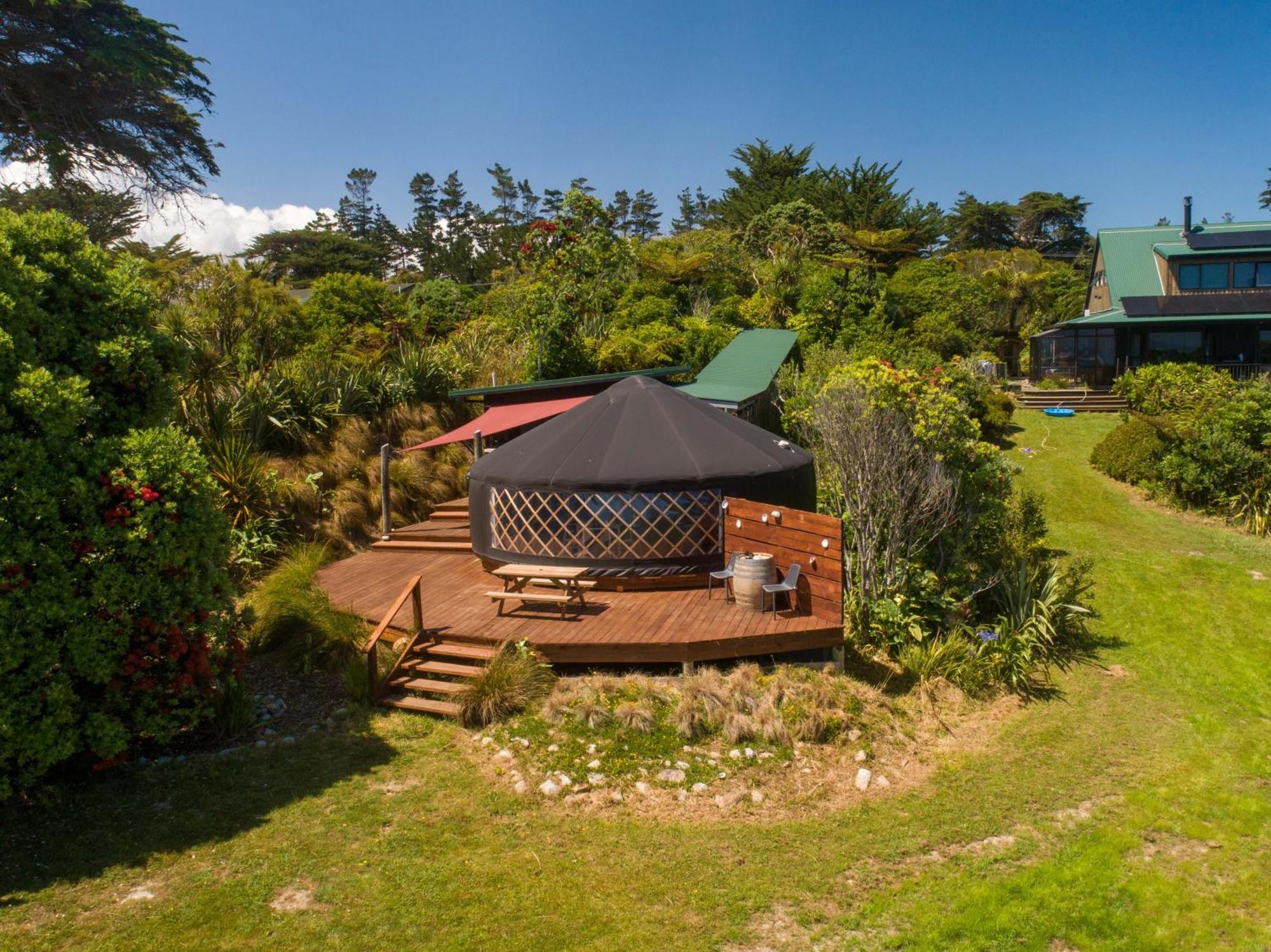 Отель The Hole In The Rock Yurt Cape Foulwind Экстерьер фото